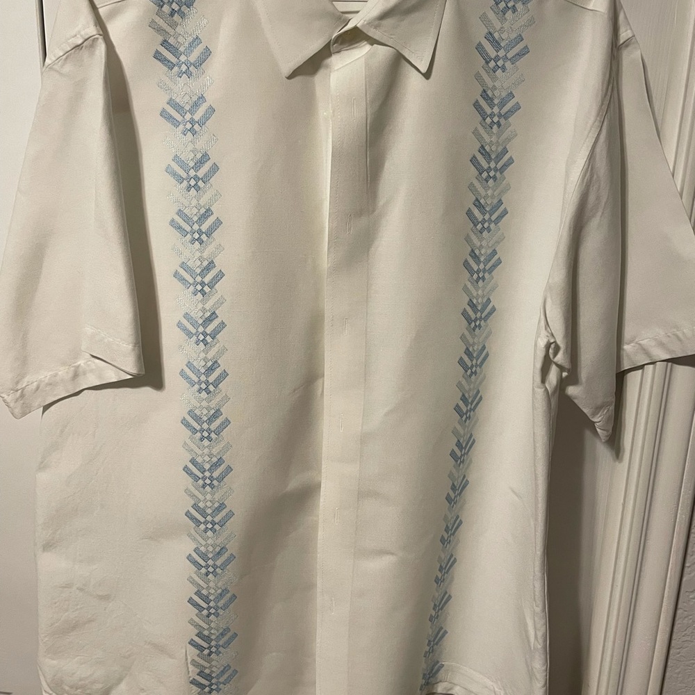Guyavera, short sleeved